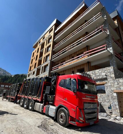 Hot tubs on back of lorry outside VIP SKI Graciosa chalets in Plagne Centre