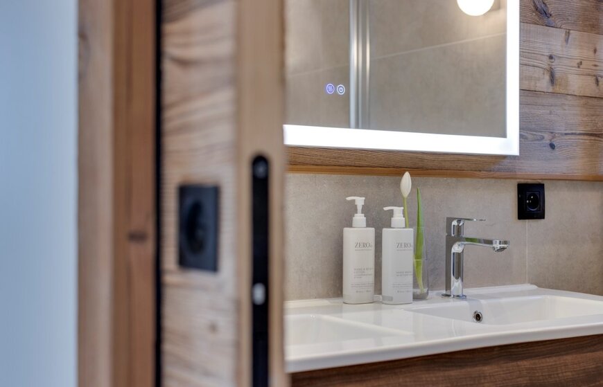 Bathroom in Combin Suite La Plagne showing Zero hand wash and lotion
