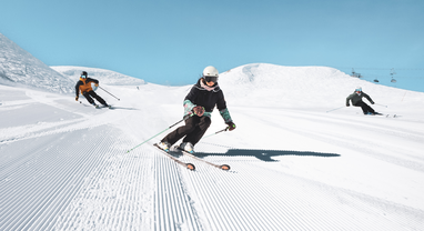 3 skiers in Les Arcs