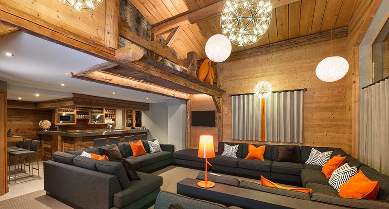 No 3 CLUB Bellevarde